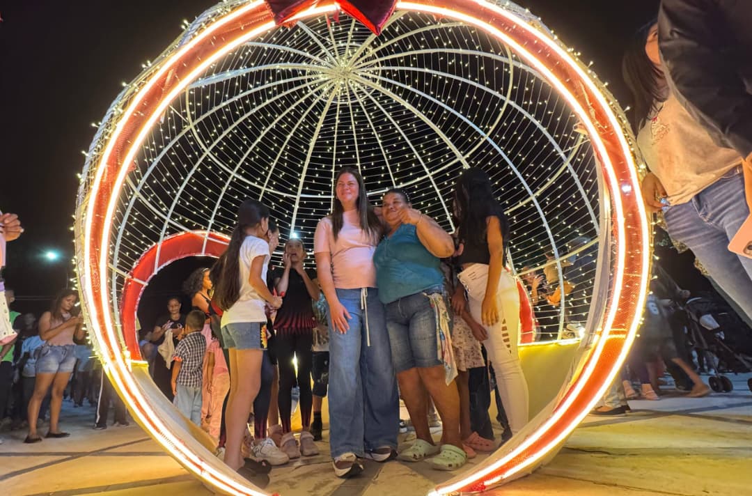 Alcaldesa Ana Fuentes encendió Navidad en la plaza del Barrio Bolívar en Maturín 5 Navidad7