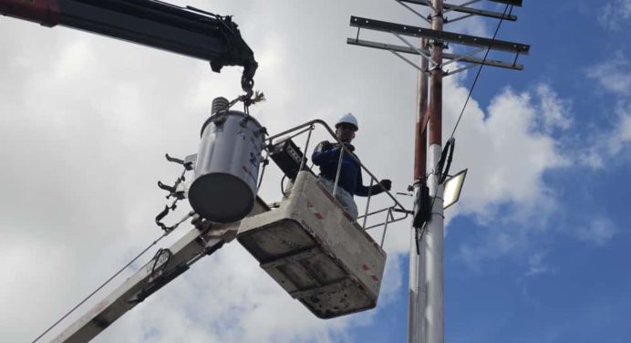 Alcaldía instaló transformador en la Plaza 7 de Maturín