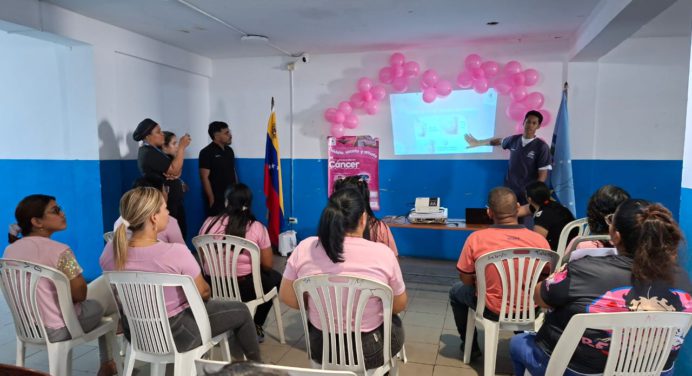 Trabajadores de Transmonagas reciben charla sobre el cáncer de mama