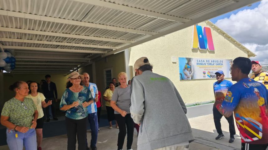 Adultos mayores recibieron atención especializada en Casa de los Abuelos 1 adultos mayores