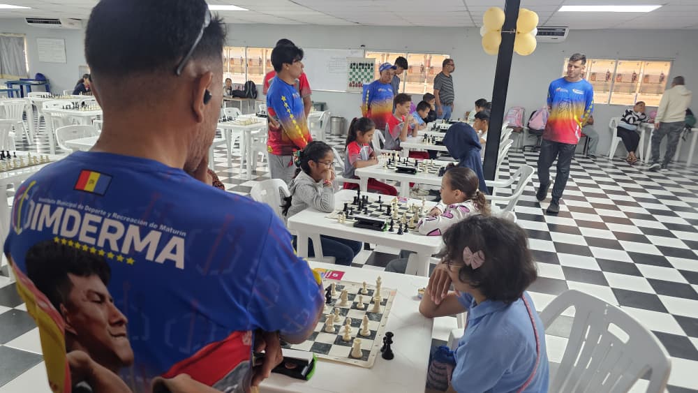 8 jóvenes de Maturín avanzan a la siguiente fase de Judenacom 3 ajedrez3