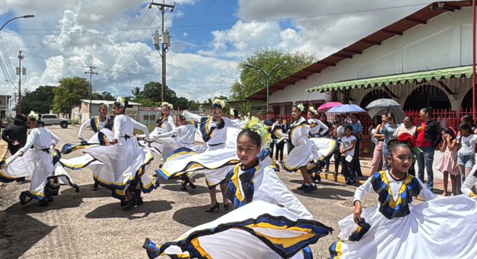 Gala cultural en Libertador con «Senderos del arte monaguense»