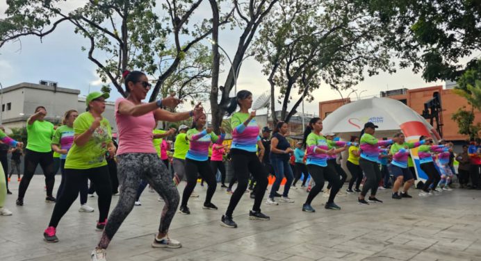 Imderma realiza bailoterapia para Adultos Mayores por los Juegos Comunales 2025