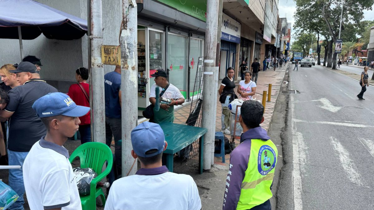 Alcaldía de Maturín reubica a comerciantes informales de la avenida Bolívar 3 buhoneros3