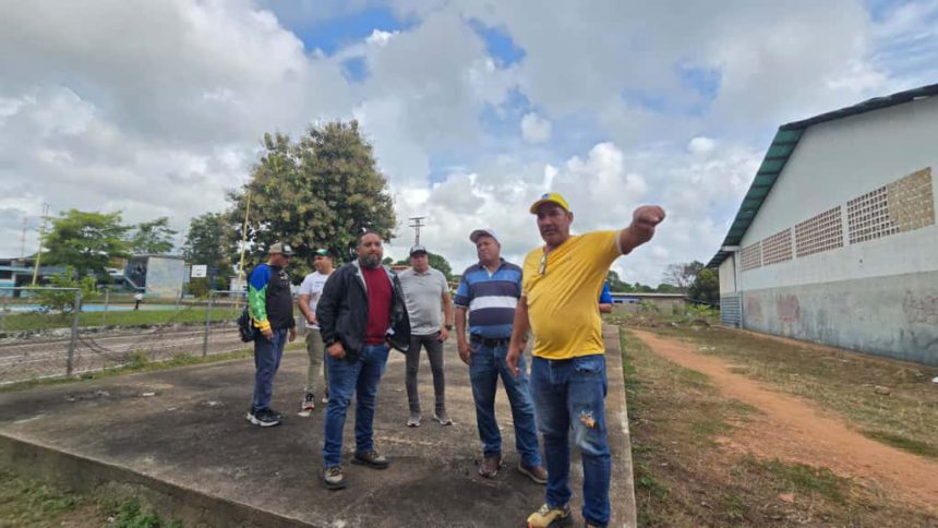 Inician trabajos de rehabilitación en el gimnasio "Edgar Moza" de Caicara 1 Caicara