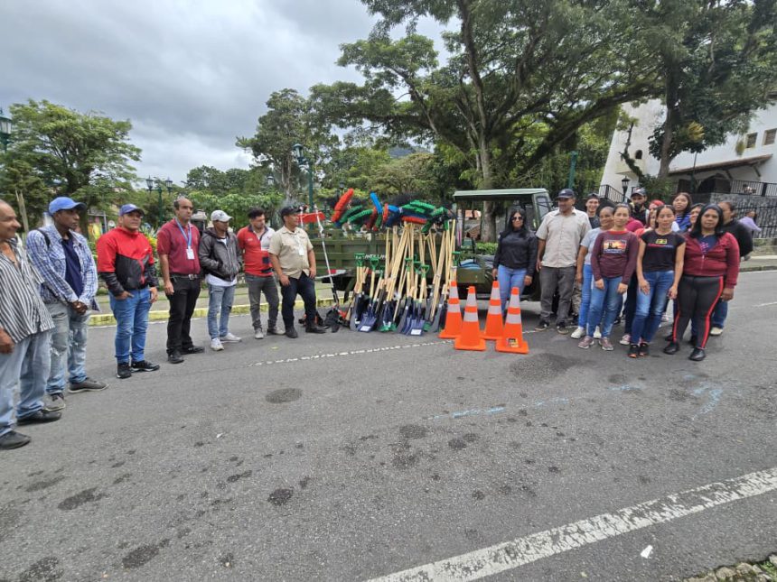 Gobernación y Alcaldía de Caripe fortalecen aseo con dotación de implementos de limpieza 1 Caripe