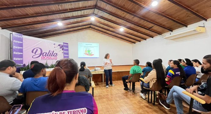 Dictan talleres sobre calidad a prestadores de servicios turísticos en Caripe