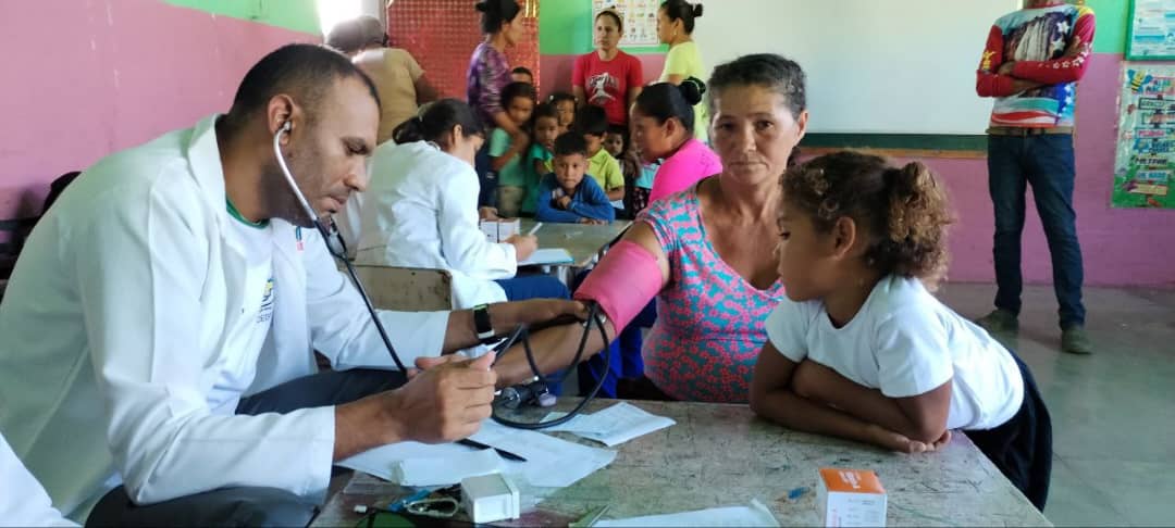 Entregan ayudas a los afectados por lluvias en La Morita de Cedeño 3 cedeno4 5