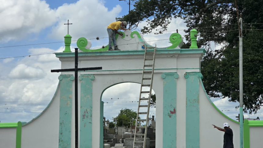 Realizan trabajos de mantenimiento en cementerios de Cedeño 1 cementerio