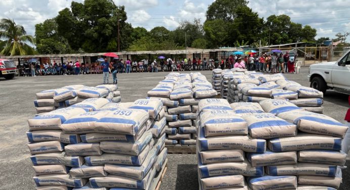 Cerro Azul distribuyó 150 toneladas de cemento en el municipio Libertador