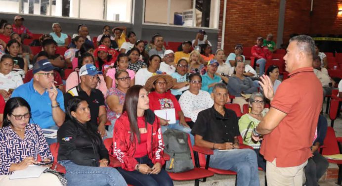 Transformarán en comunas 70 circuitos comunales en Monagas