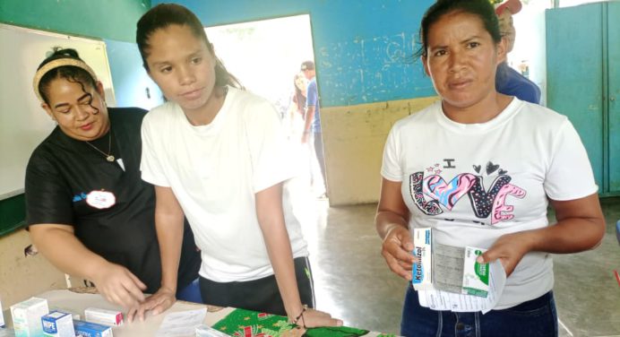 Más de 250 personas en Pueblo Nuevo recibieron atención médica