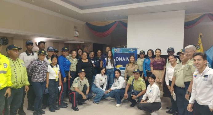 Realizan conversatorio sobre atención y seguimiento a las víctimas de violencia