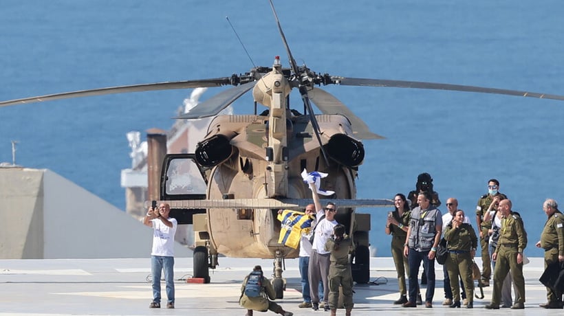 Los primeros helicópteros con rehenes de Gaza llegan a hospitales de Tel Aviv 2 Tel Aviv
