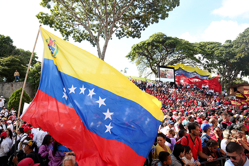 Oficialismo y el pueblo