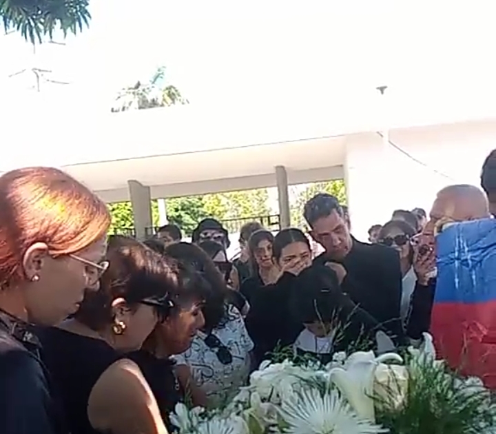 Entre música y aplausos despiden al maestro José Apolinar Cantor 2 funeral 3