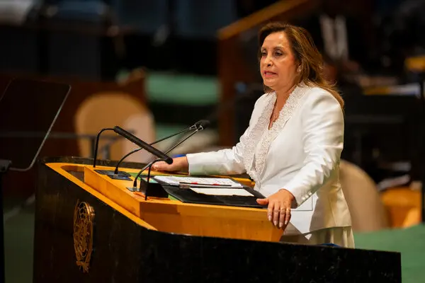 Dina Boluarte destituida de la presidencia de Perú 2 destituida