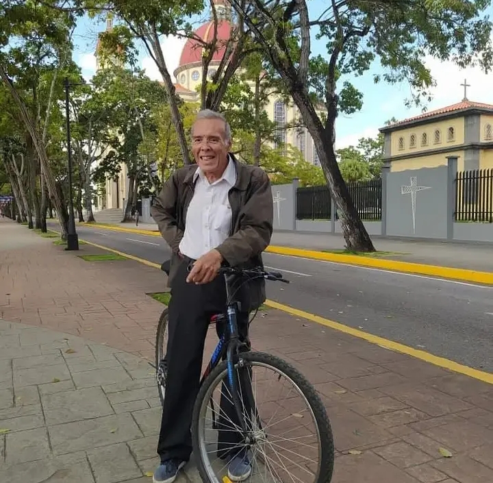 Exequias del maestro José Apolinar Cantor en funeraria Capillas del Este 3 maestro cantor