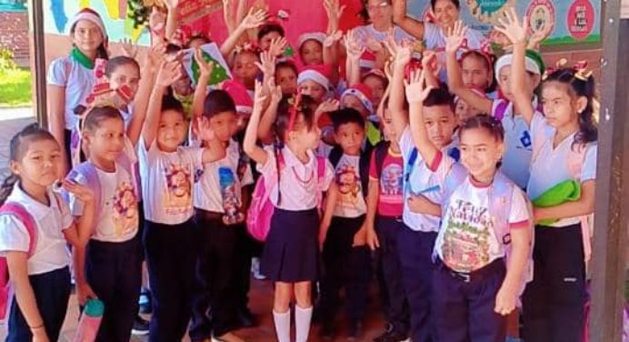 Escuelas estadales le dan la bienvenida a la Navidad en Monagas