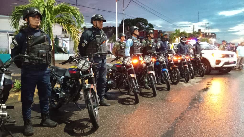 Entregan patrullas y motos para fortalecer a los cuadrantes de paz de Zamora 2 patrulla2 1