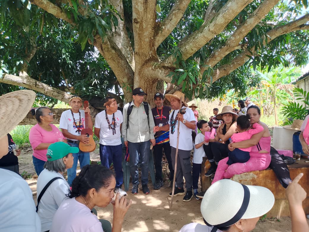Recorren ruta turística por la lucha contra el cáncer de mama en Punta de Mata 3 punta de mata3