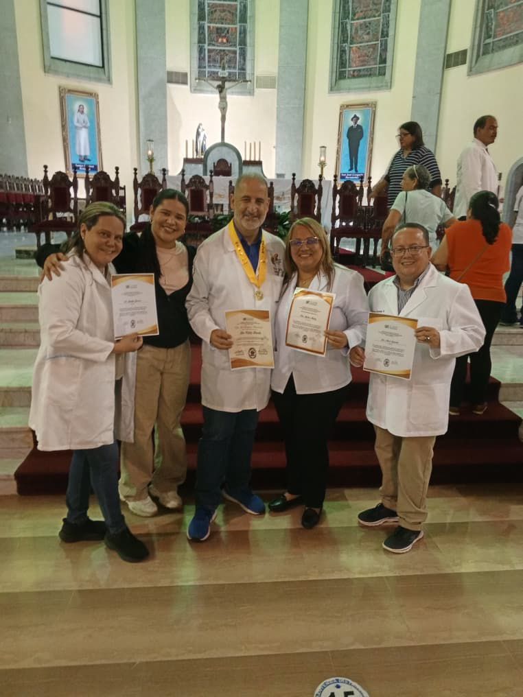 Víctor Dávila recibió la Orden Dr. José Gregorio Hernández por su trayectoria 3 reconocimientos3