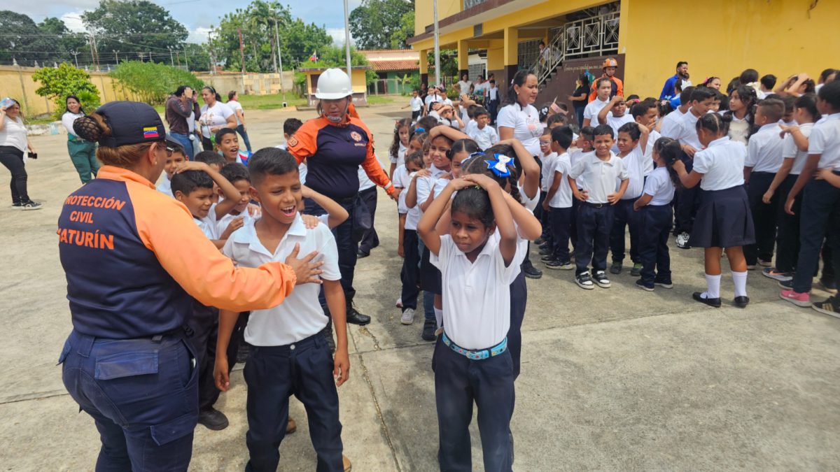 Alcaldía y PCAD Maturín realizan simulacro de desalojo en la escuela Ventura Vargas 5 simulacro 5
