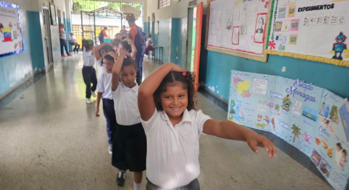 Alcaldía y PCAD Maturín realizan simulacro de desalojo en la escuela Ventura Vargas