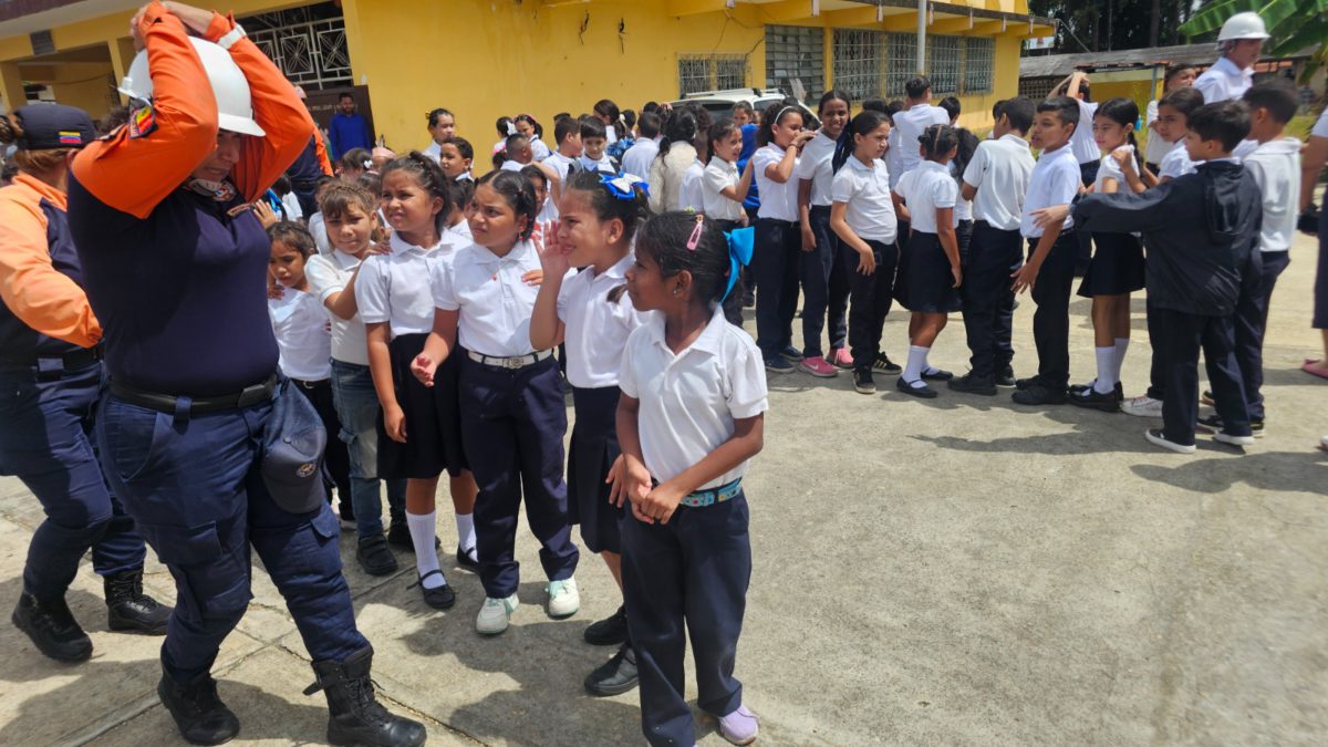 Alcaldía y PCAD Maturín realizan simulacro de desalojo en la escuela Ventura Vargas 7 simulacro7