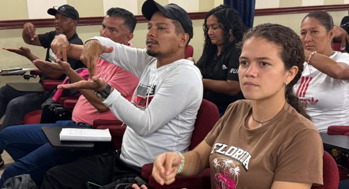 Realizan taller de lenguaje de señas para impulsar la inclusión en Maturín