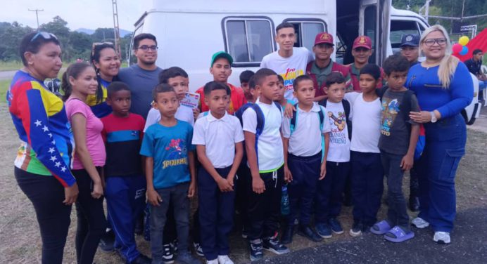 Reactivan transporte escolar para más de 800 estudiantes en Punceres