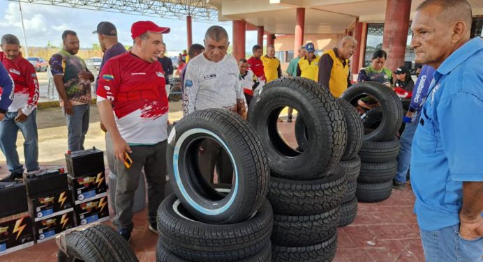 Más de 400 transportistas beneficiados con jornada de atención en Cedeño