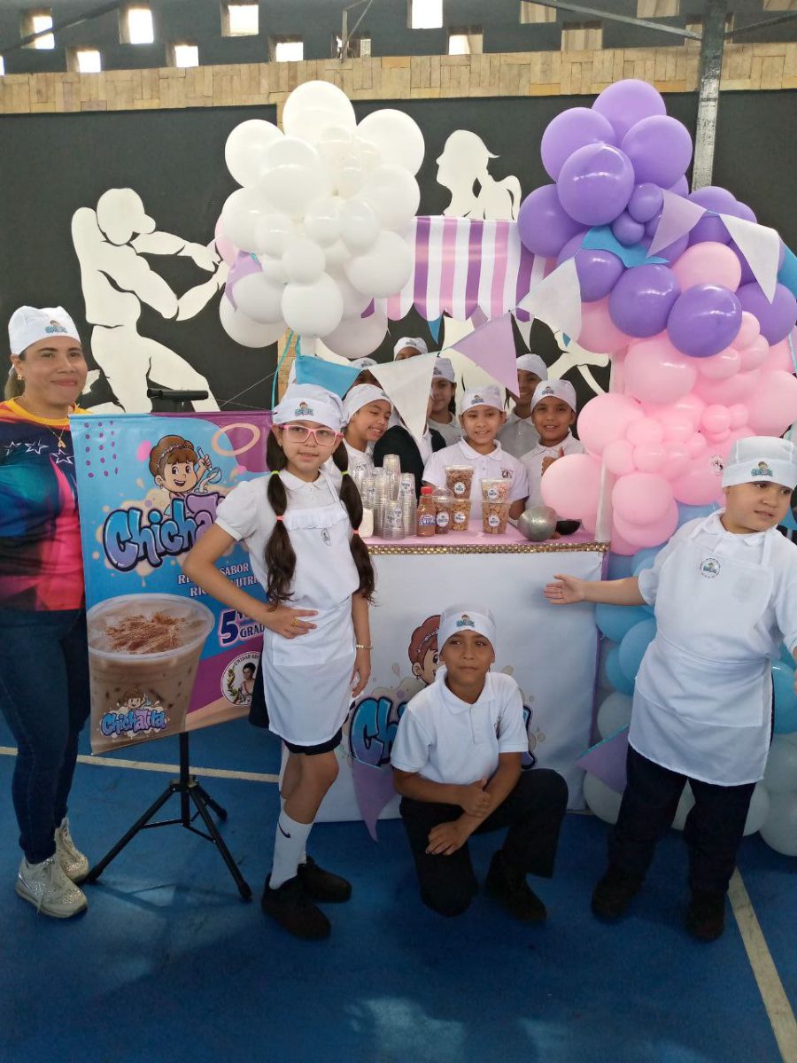 U.E. Manuelita Sáenz celebró el Día de la alimentación 2 día de la alimentación