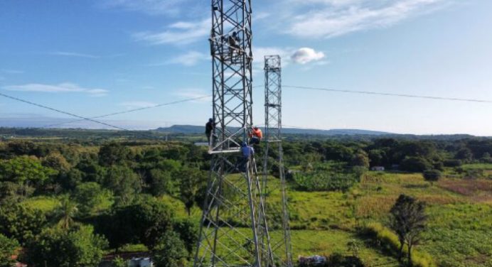Corpoelec denunció que sabotaje provocó caída de tres torres de transmisión en Anzoátegui