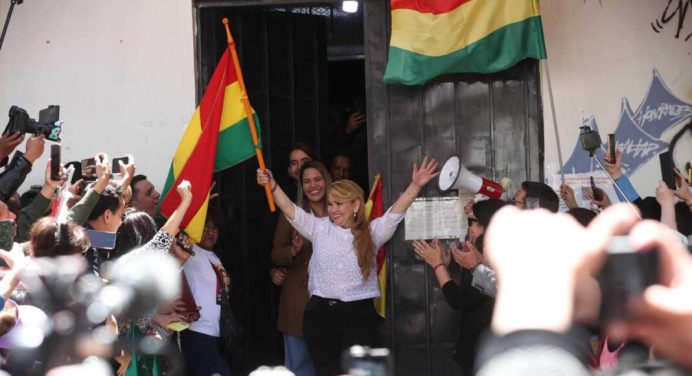 Liberada expresidenta de Bolivia Jeanine Áñez después de más de 4 años de cárcel