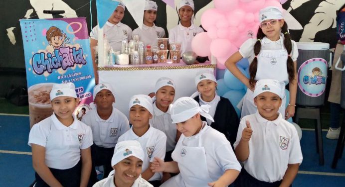 U.E. Manuelita Sáenz celebró el Día de la alimentación