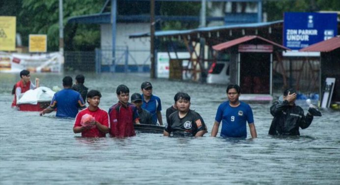 Inundaciones en Malasia causan 11 mil evacuaciones