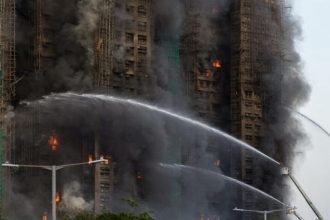 Incendio en varios edificios