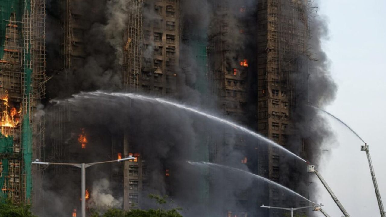 Incendio en varios edificios