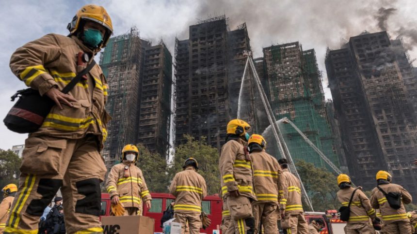 Suben a 75 los muertos y 279 desaparecidos tras incendio en Hong Kong 1 en Hong Kong