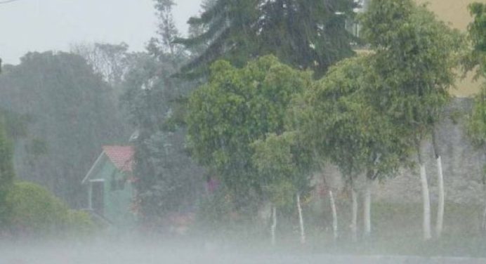 ¡Sin soltar el paraguas! Viernes lluvioso y nublado en gran parte del país