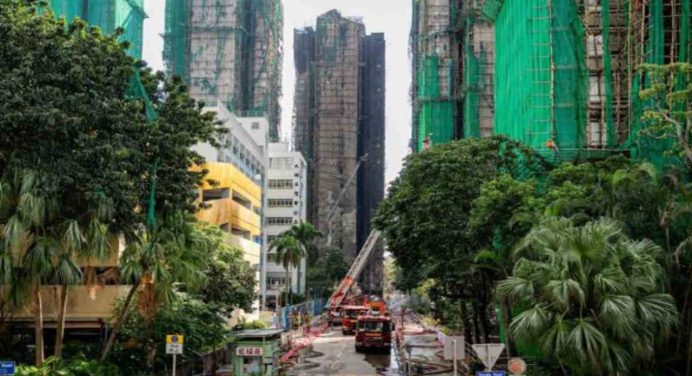 Hong Kong localiza a 144 desaparecidos del incendio ilesos y mantiene 150 sin contactar