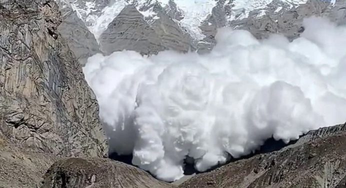 Localizan a 5 alpinistas italianos y confirma 3 muertos y 2 desaparecidos en Nepal