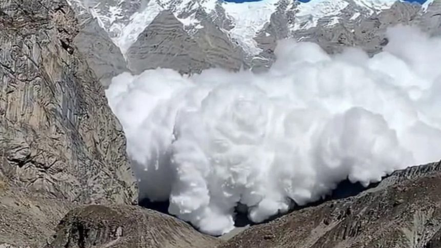 Localizan a 5 alpinistas italianos y confirma 3 muertos y 2 desaparecidos en Nepal 1 alpinistas italianos