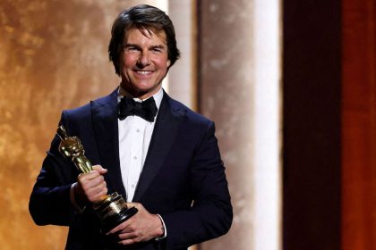 Tom cruise recibe el oscar