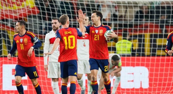 España selló su pase al Mundial tras empatar ante Turquía