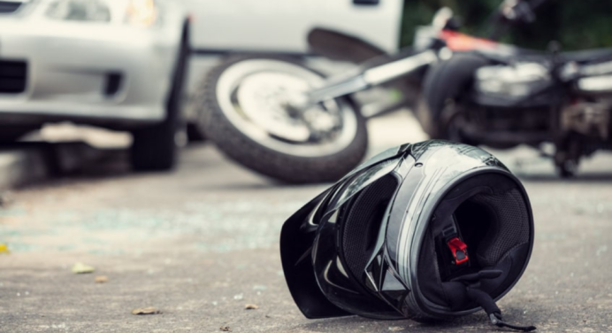 Un muerto y tres heridos dejó accidente entre 2 motos en Punceres