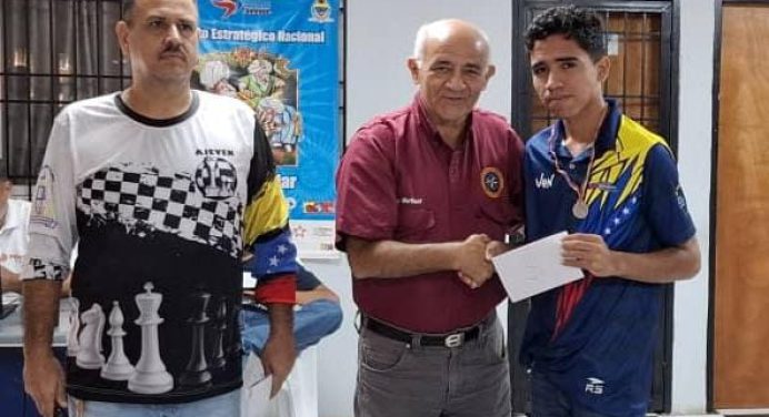 Dilson Peña ganó torneo blitz de ajedrez en Maturín