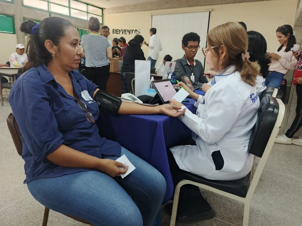 Plan “Amor en Acción” brinda 972 atenciones integrales en La Floresta 2 amor2 3