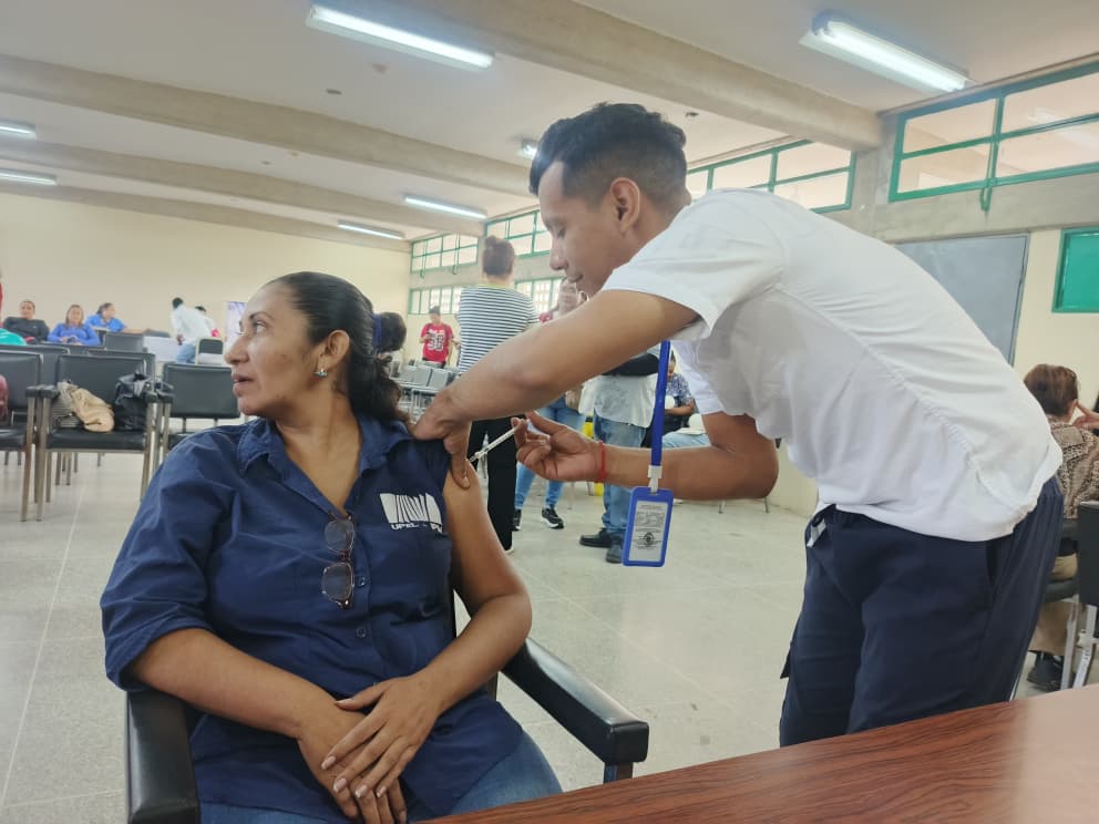 Plan “Amor en Acción” brinda 972 atenciones integrales en La Floresta 4 amor4 3